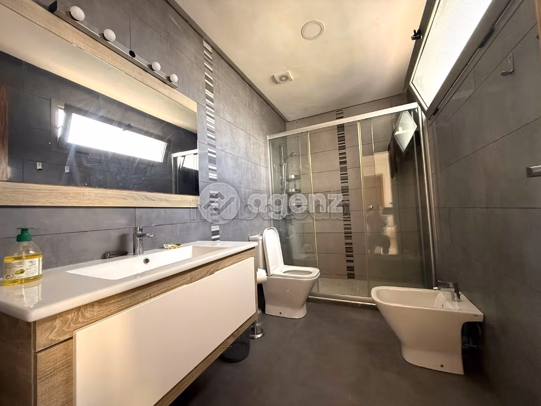 Suntuosa villa en venta. 3 hermosas habitaciones. Bien decorado
