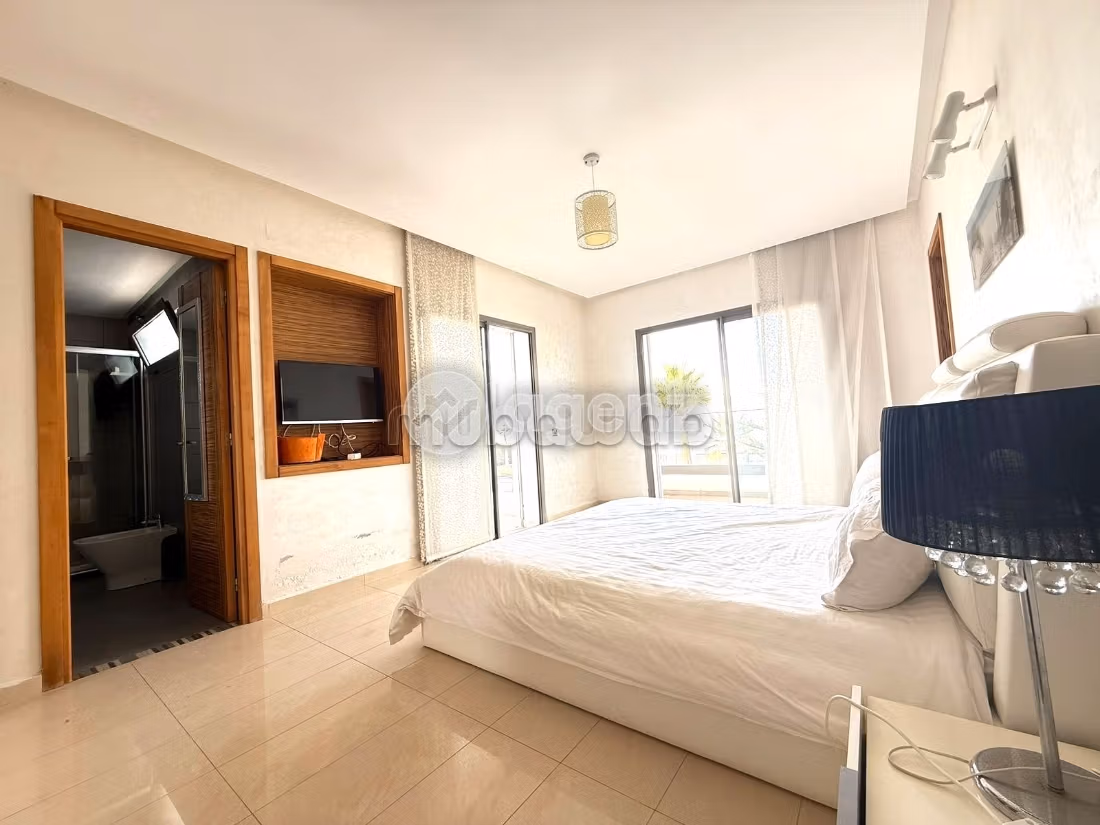 Suntuosa villa en venta. 3 hermosas habitaciones. Bien decorado