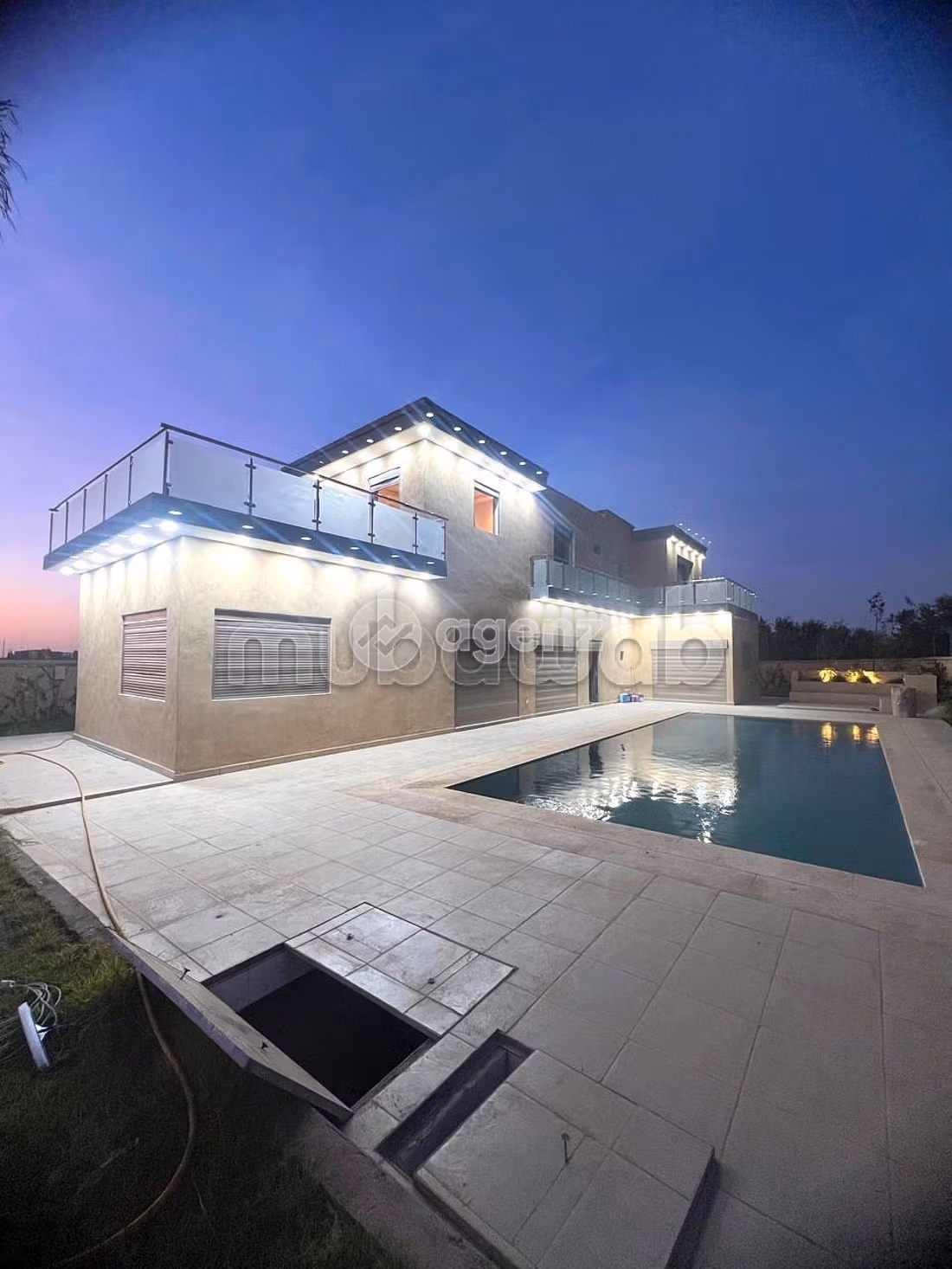 High quality villa for sale. Area 2000 m². Cellar, Large terrace