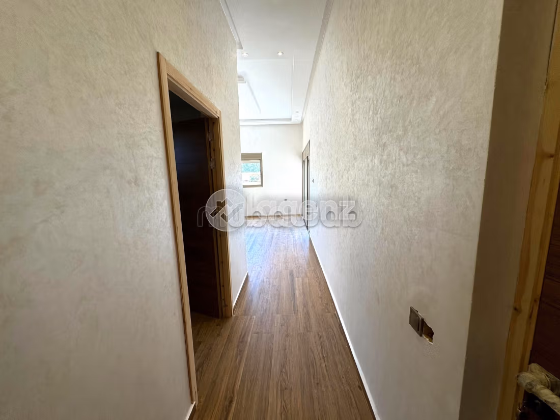 High quality villa for sale. Area 2000 m². Cellar, Large terrace