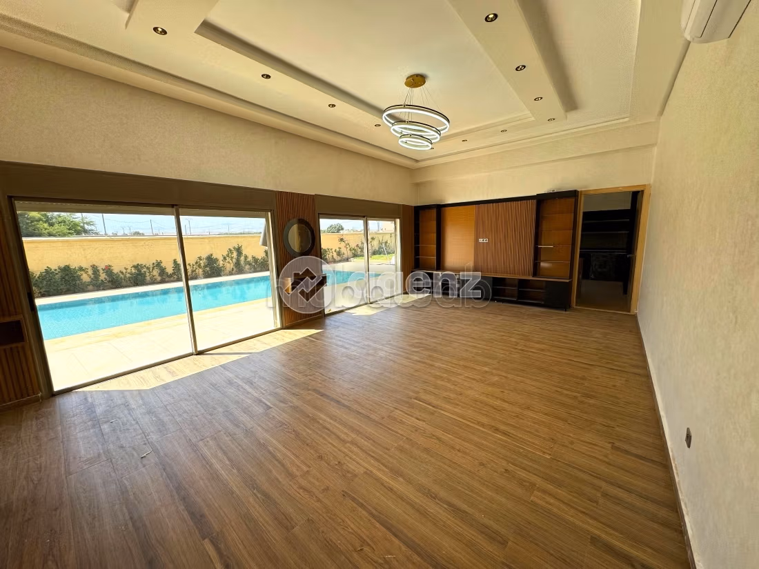 High quality villa for sale. Area 2000 m². Cellar, Large terrace