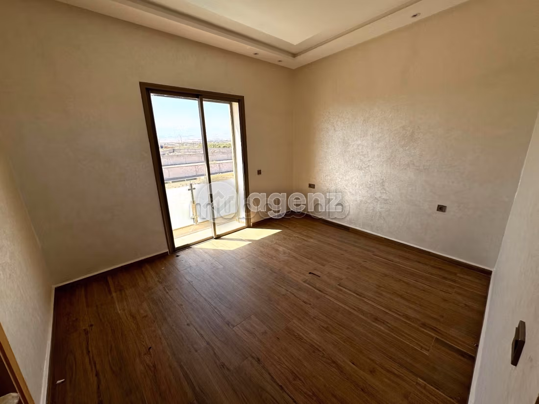 High quality villa for sale. Area 2000 m². Cellar, Large terrace