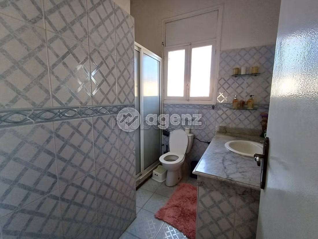Luxury Villa for sale in Californie. Area 943 m². Parking spaces