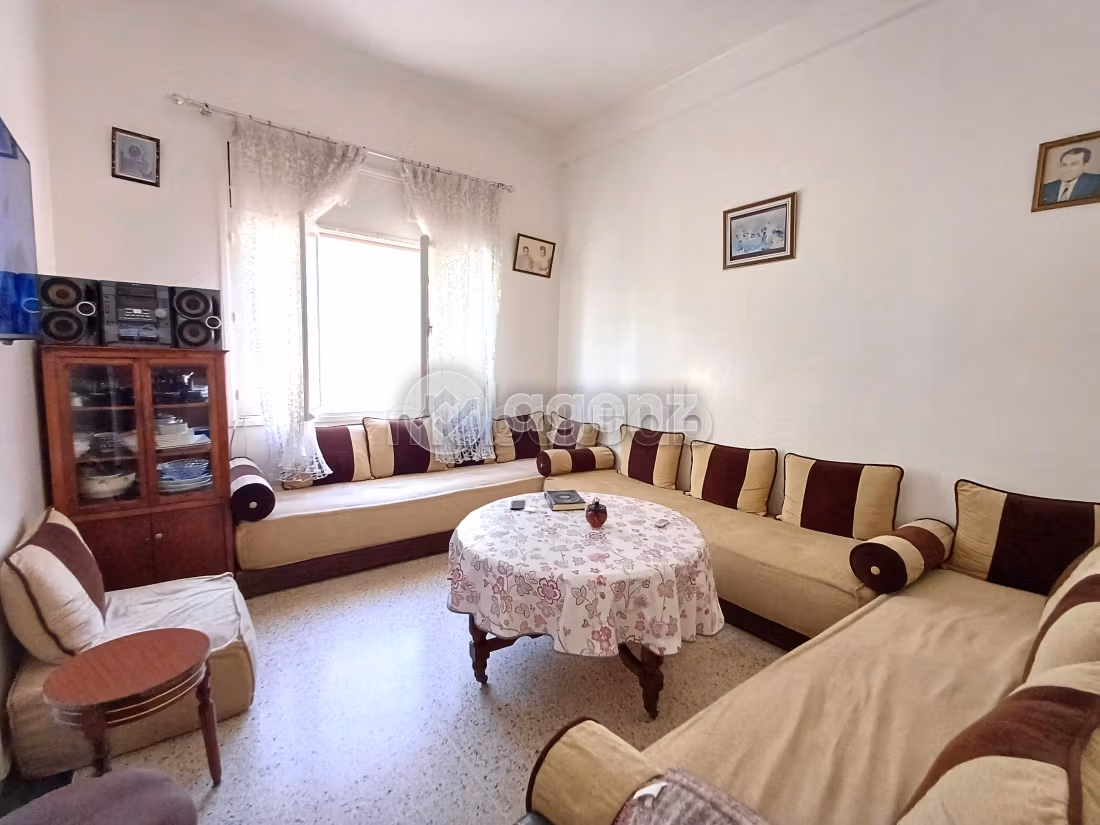 Luxury Villa for sale in Californie. Area 943 m². Parking spaces
