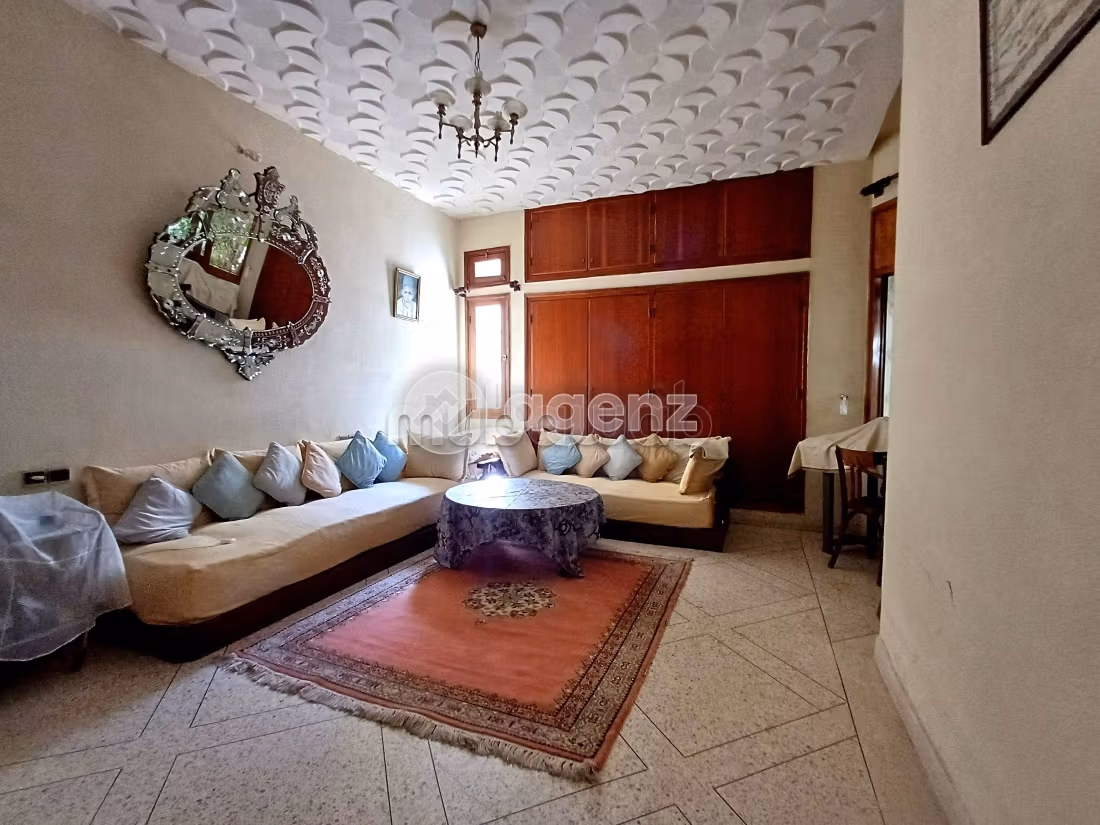 Fabulous villa for sale in Hay Al Azhar. 4 beautiful rooms. Parking spaces and beautiful garden