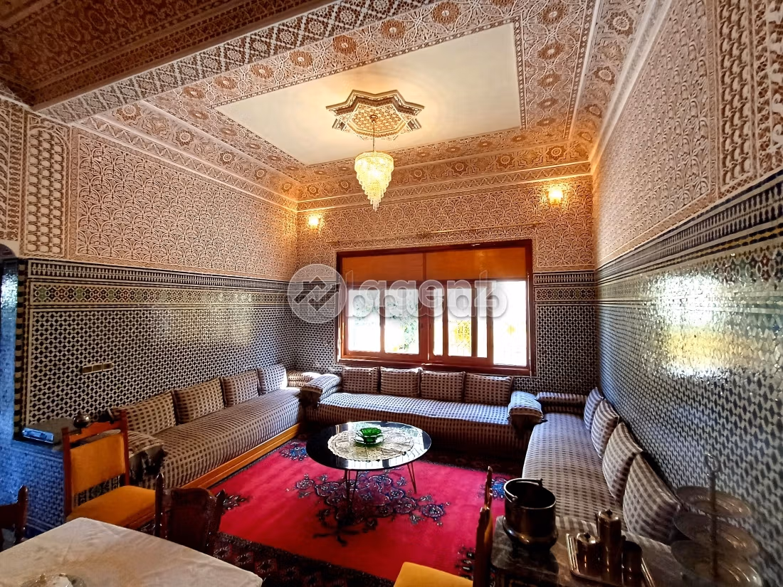 Fabulous villa for sale in Hay Al Azhar. 4 beautiful rooms. Parking spaces and beautiful garden