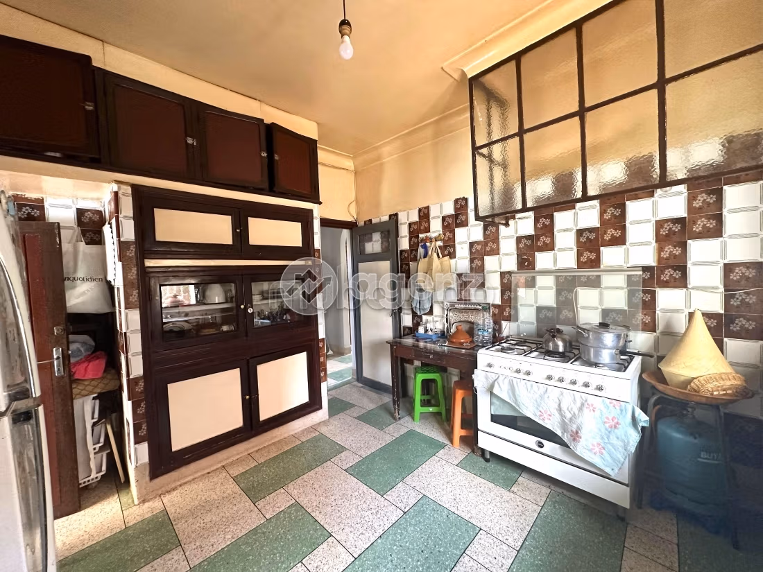 Nu kopen: villa's en luxe woningen in Assif. 10 Slaapkamers. Garage en tuin
