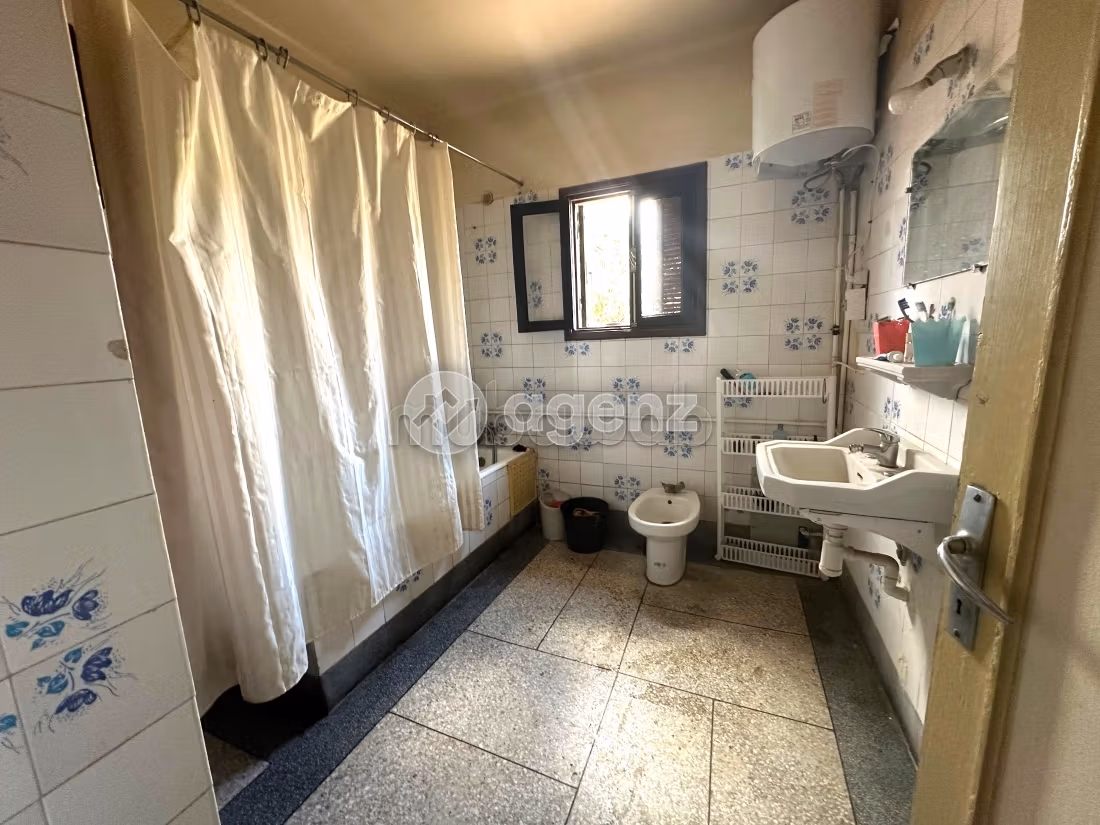 Nu kopen: villa's en luxe woningen in Assif. 10 Slaapkamers. Garage en tuin