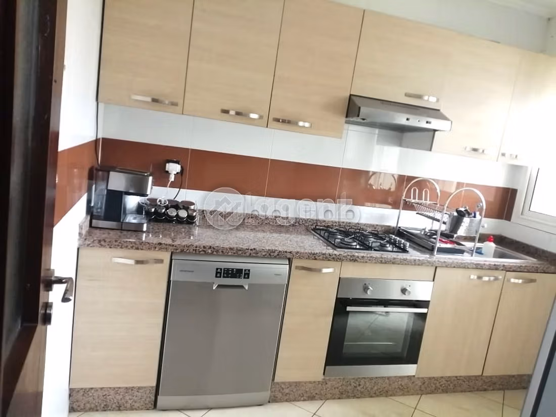 Splendido appartamento da acquistare. 3 camere. Posto auto e ascensore