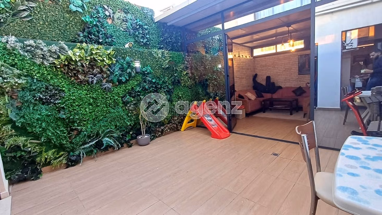 Appartement 137 m² f Les Hôpitaux — 13