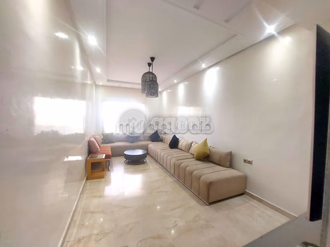 Rent an apartment in Racine. Small area 176 m². Ample storage space