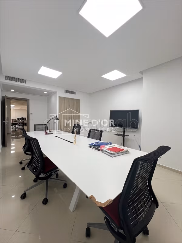 Offices for rent in Centre Urbain Nord. Large area 200 m². Thermal insulation and soundproofing, Air conditioning installation