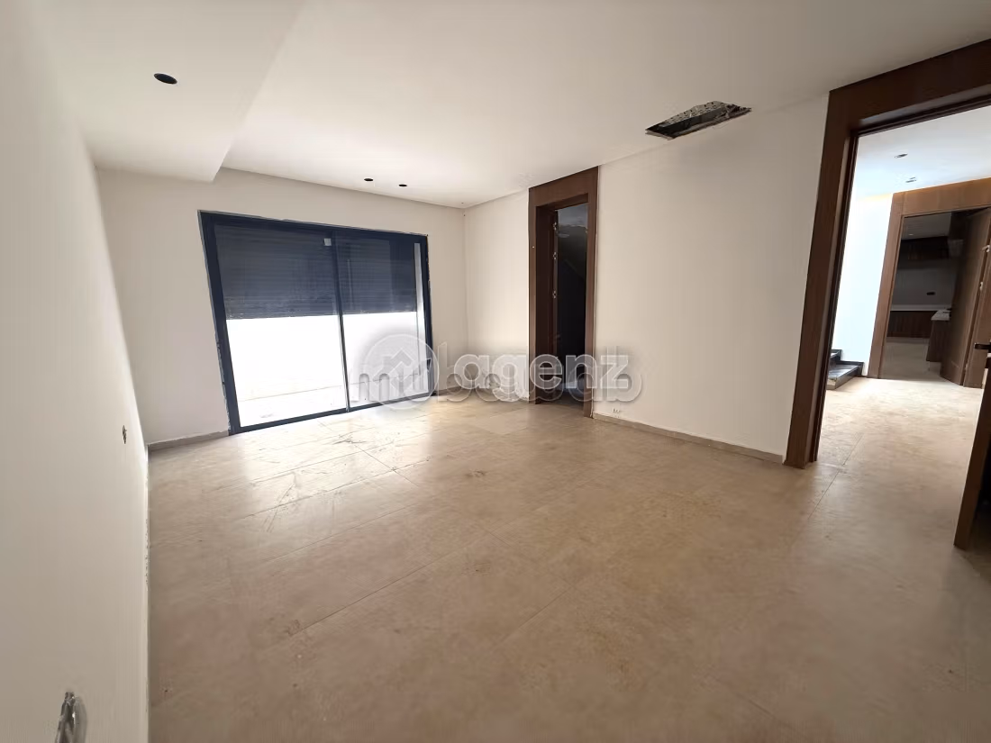 Villa à vendre 1 300 m², 6 chambres Ville Verte Bouskoura