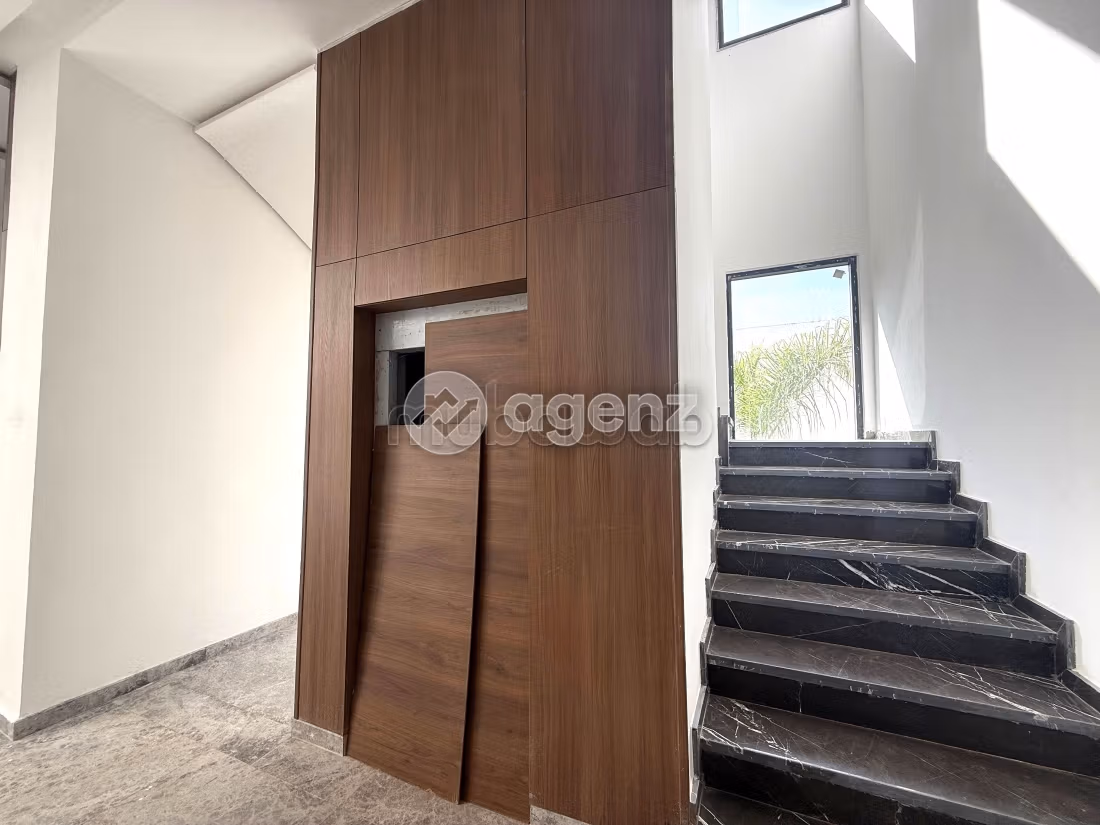 Villa à vendre 1 300 m², 6 chambres Ville Verte Bouskoura