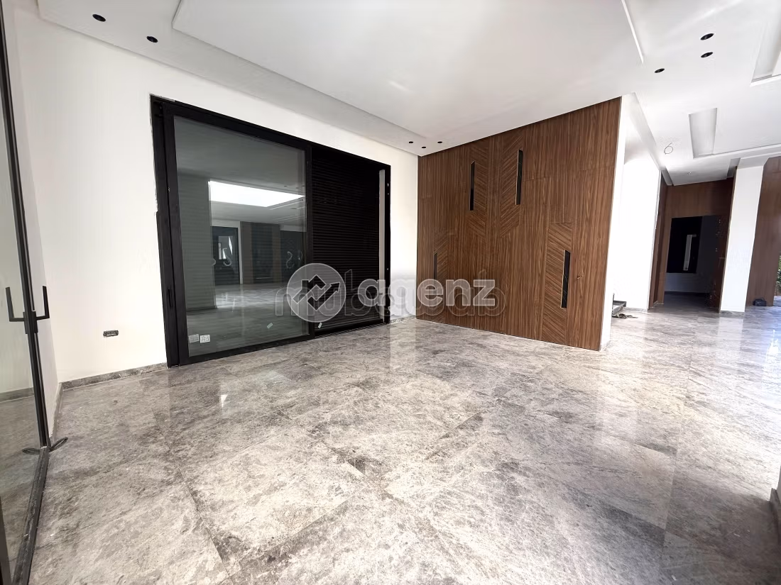 Villa à vendre 1 300 m², 6 chambres Ville Verte Bouskoura