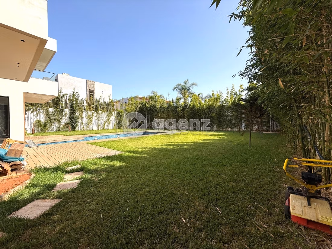 Villa à vendre 1 300 m², 6 chambres Ville Verte Bouskoura