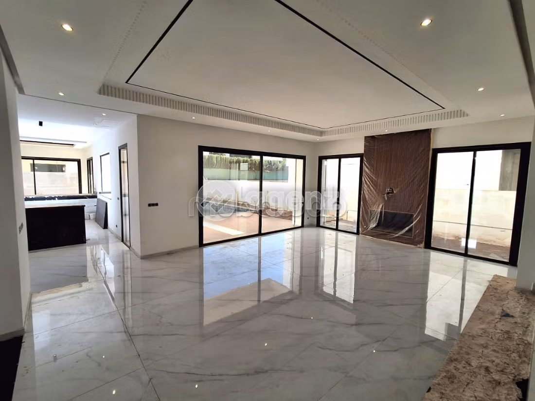 Villa à vendre 607 m², 7 chambres Ville Verte Bouskoura