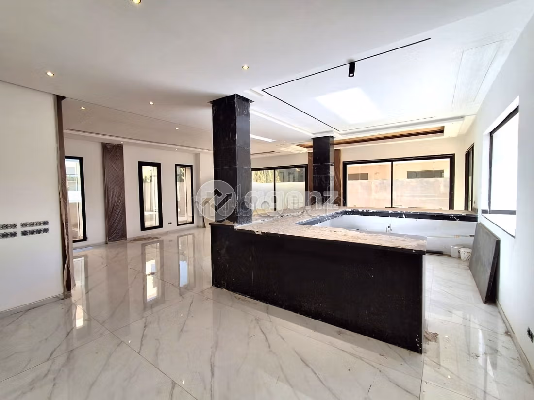 Villa à vendre 607 m², 7 chambres Ville Verte Bouskoura