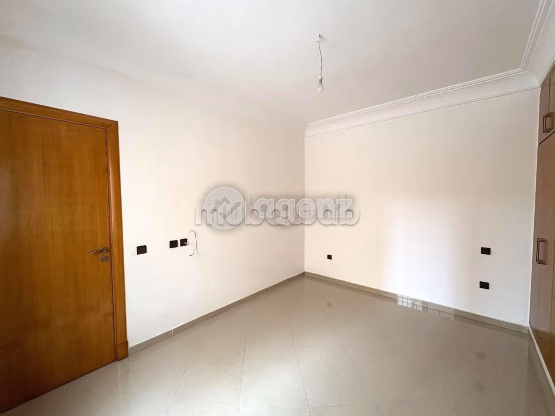 Duplex à vendre 212 m², 4 chambres Oulfa Casablanca