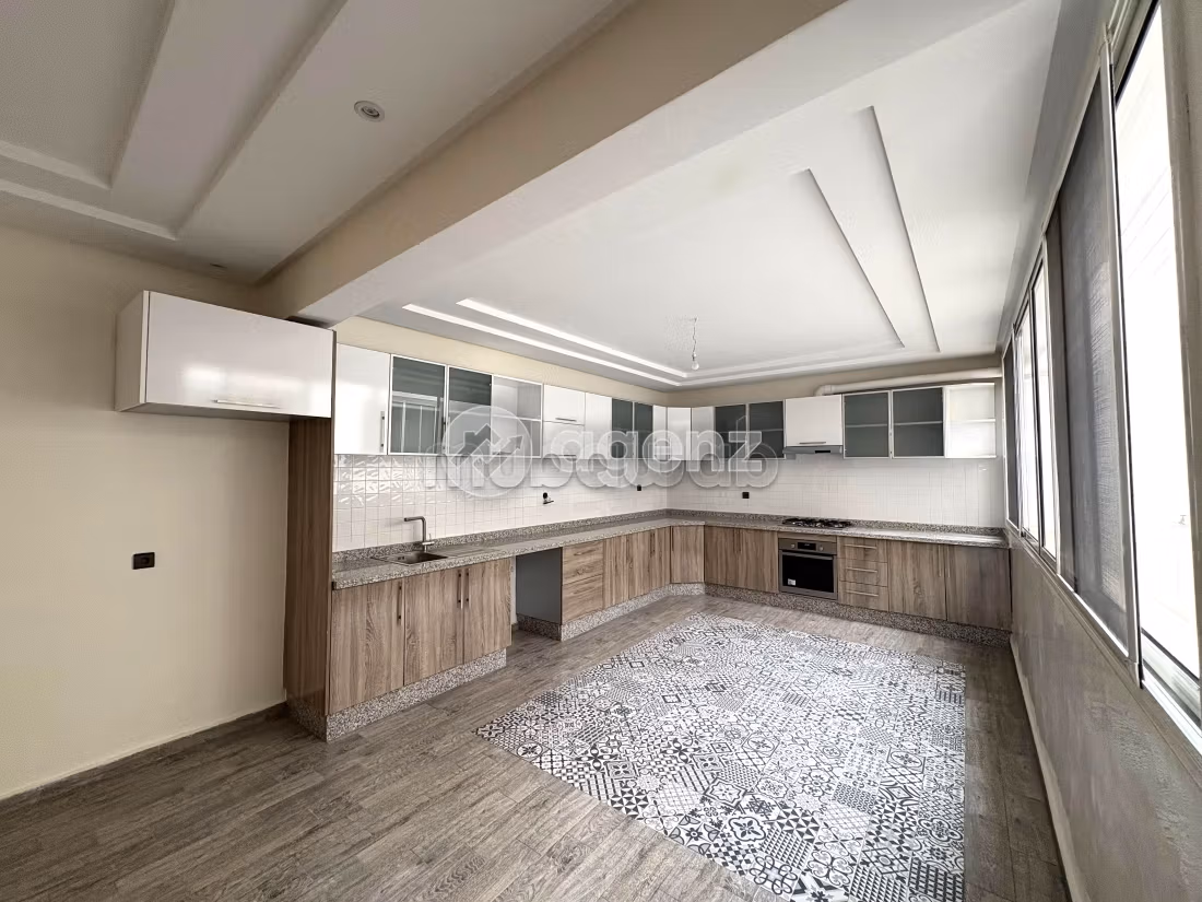 Duplex à vendre 212 m², 4 chambres Oulfa Casablanca
