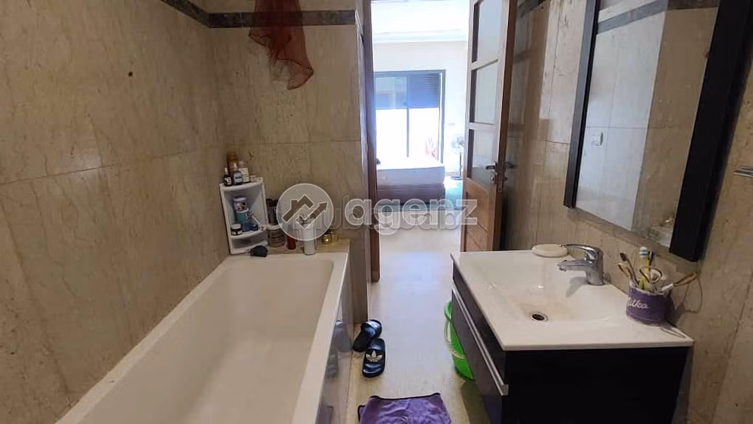 Splendido appartamento in vendita a Derb Ben Houmane. Superficie di 120 m². Ascensore e terrazzo