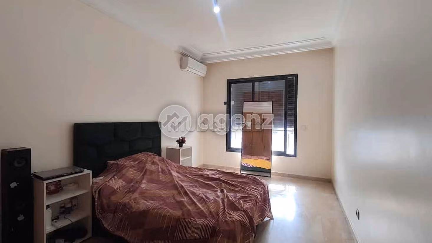 Splendido appartamento in vendita a Derb Ben Houmane. Superficie di 120 m². Ascensore e terrazzo