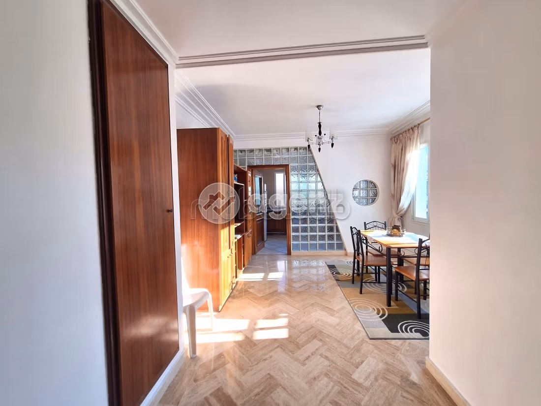 Villa à vendre 1 317 m², 6 chambres 
Racine Casablanca