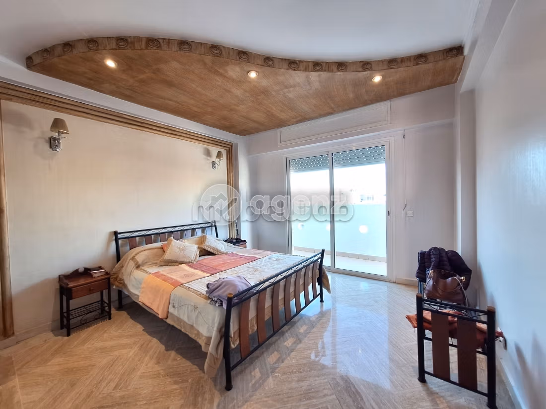Villa à vendre 1 317 m², 6 chambres 
Racine Casablanca