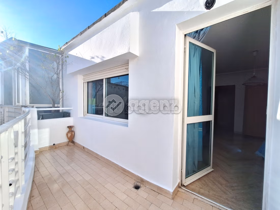 Villa à vendre 1 317 m², 6 chambres 
Racine Casablanca