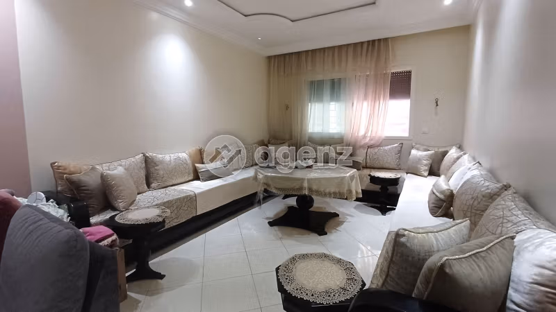 Piso en venta en Hay Chrifa. Superficie de 85 m². Trastero