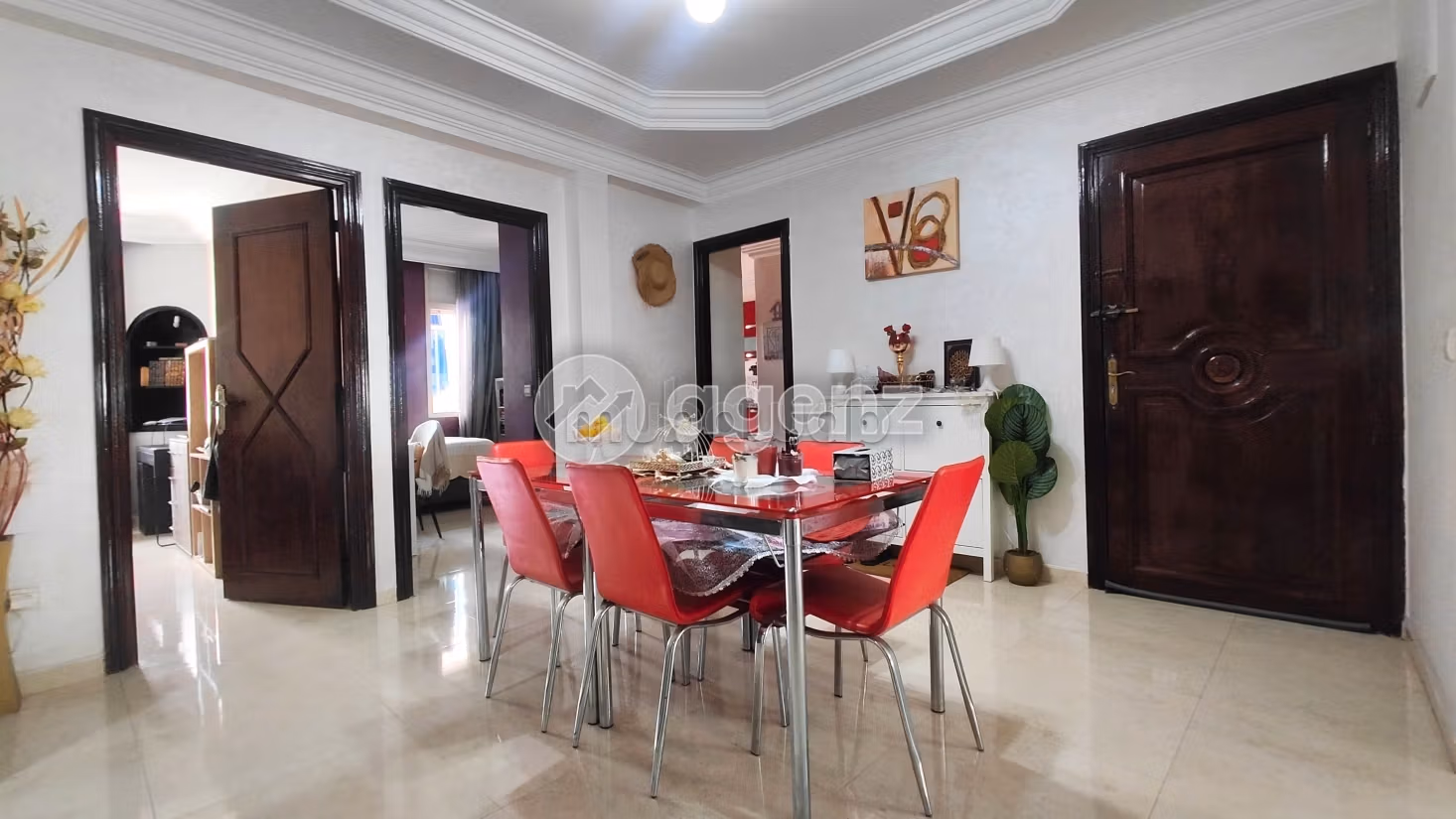 Se vende piso en Mers Sultan. Area 127 m². Amueblado