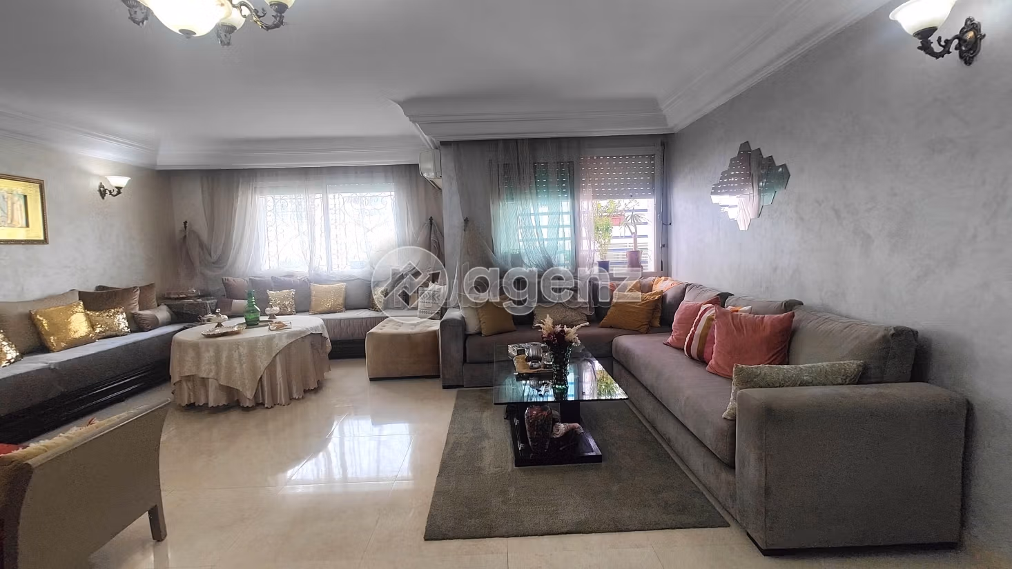 Se vende piso en Mers Sultan. Area 127 m². Amueblado