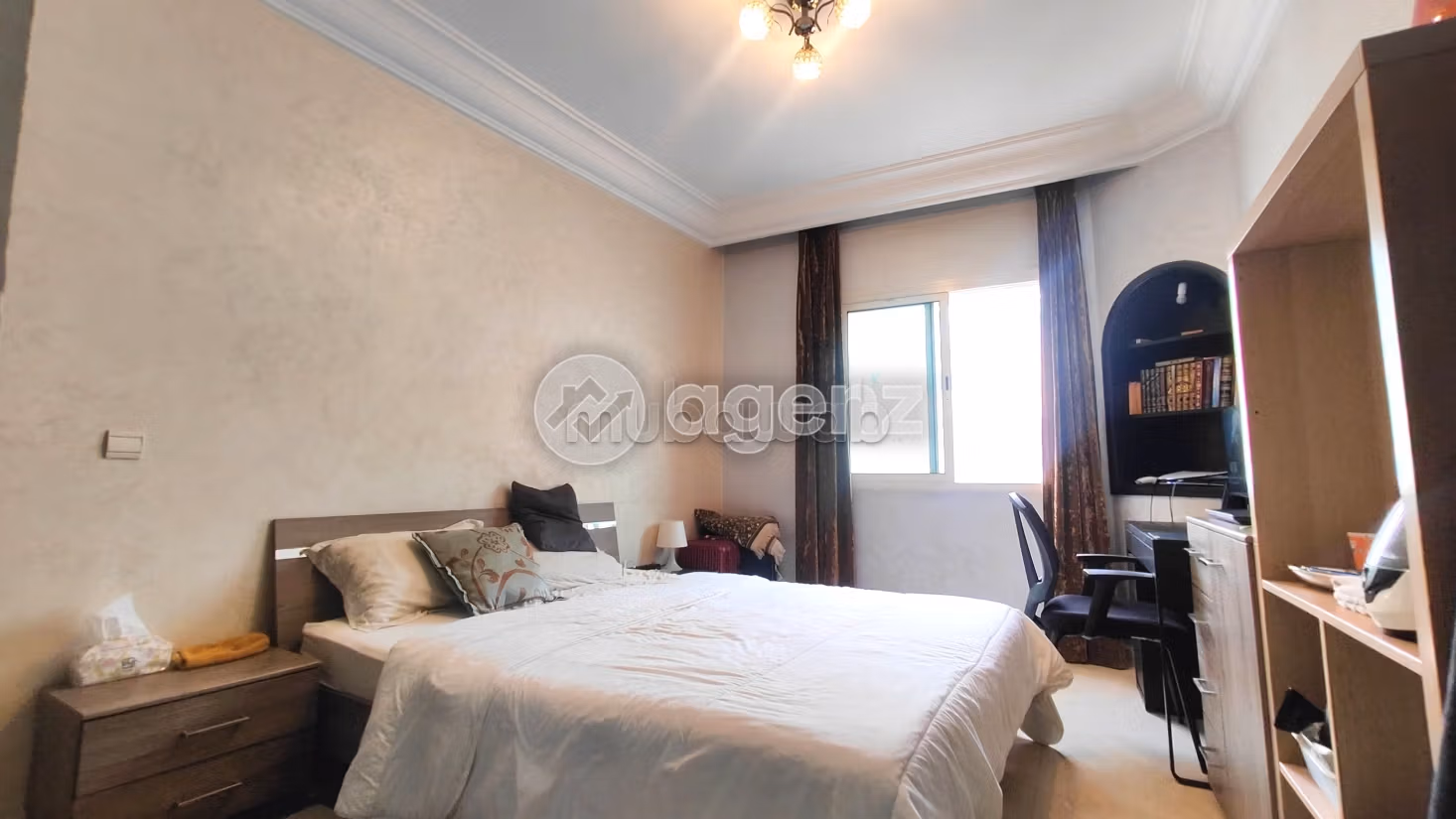 Se vende piso en Mers Sultan. Area 127 m². Amueblado