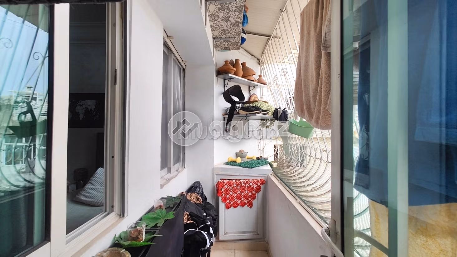 Se vende piso en Mers Sultan. Area 127 m². Amueblado