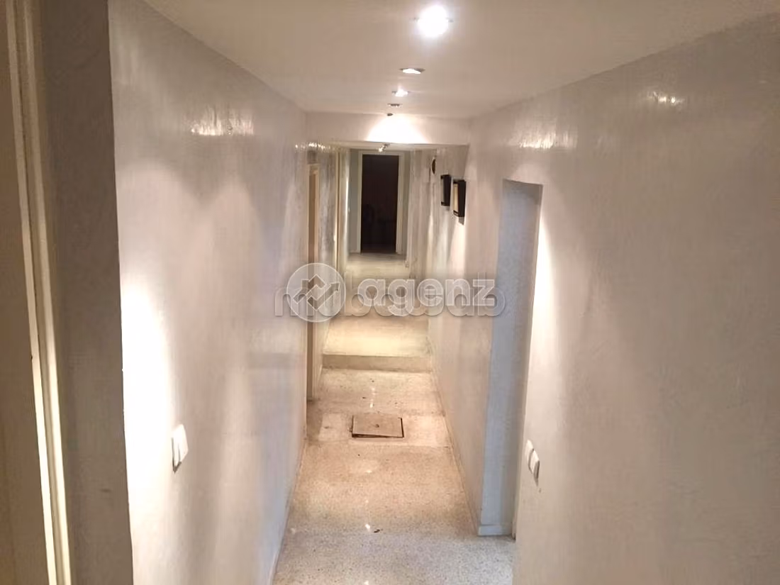 Villa di lusso in vendita a Ain Diab. Superficie totale 1012 m². Giardino e posto auto