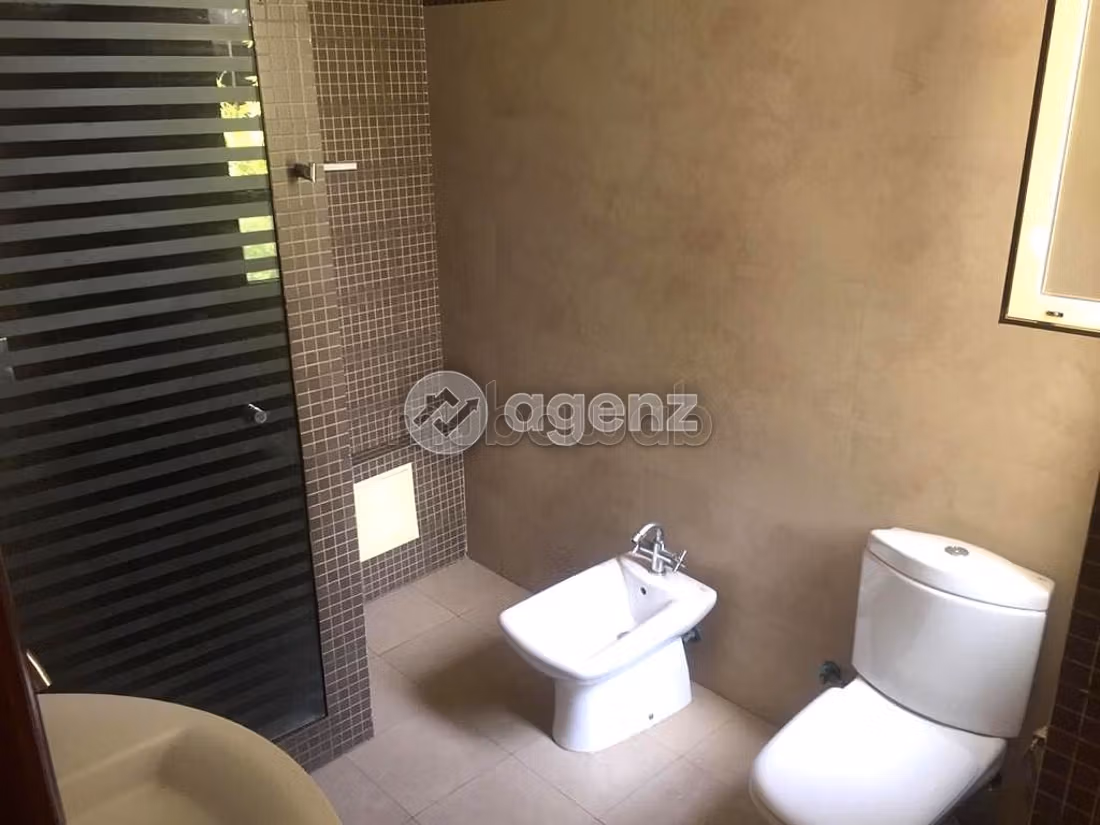 Villa di lusso in vendita a Ain Diab. Superficie totale 1012 m². Giardino e posto auto