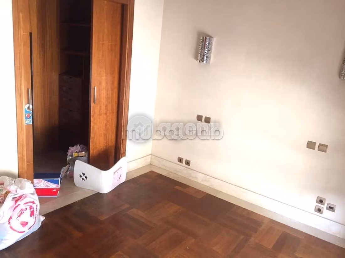 Villa di lusso in vendita a Ain Diab. Superficie totale 1012 m². Giardino e posto auto