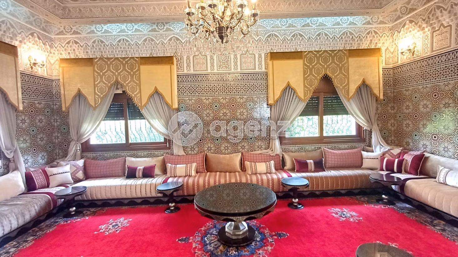 Magnificent villa for sale in Californie. 4 beautiful rooms. Carpark and garden
