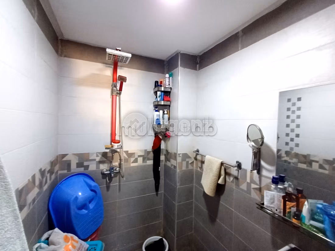 Piso en venta. Area 126 m². Ascensor