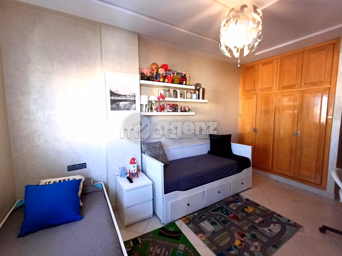 Piso en venta. Area 126 m². Ascensor