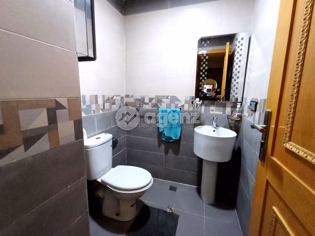 Piso en venta. Area 126 m². Ascensor