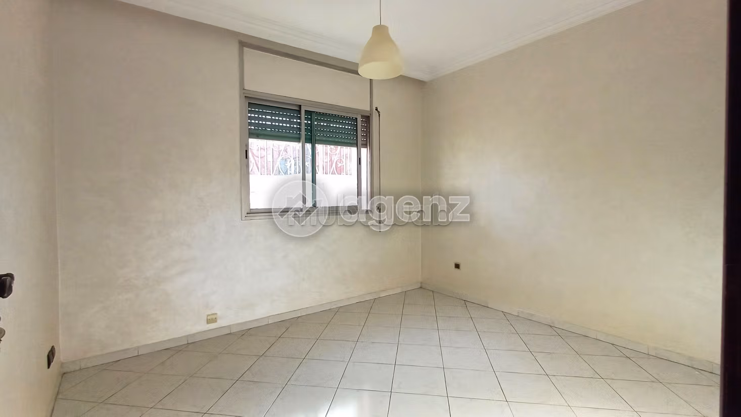 Piso en venta en Belvédère. Area 109 m². Parking y ascensor
