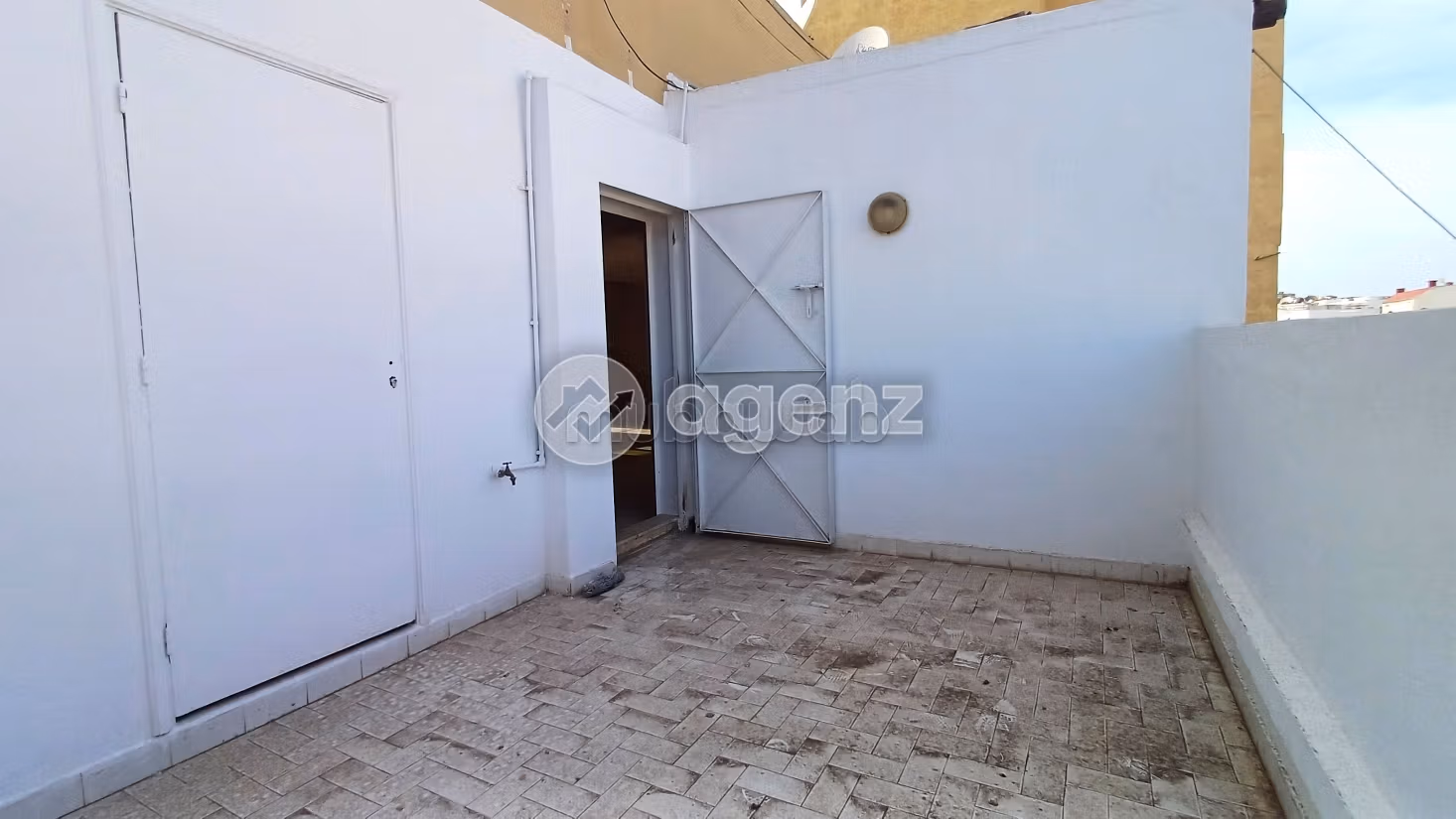 Piso en venta en Belvédère. Area 109 m². Parking y ascensor