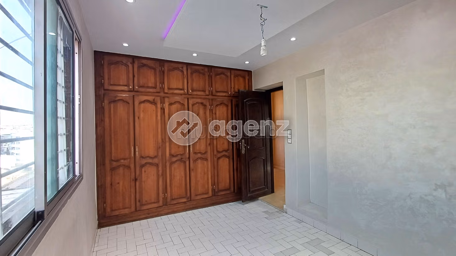 Piso en venta en Belvédère. Area 109 m². Parking y ascensor