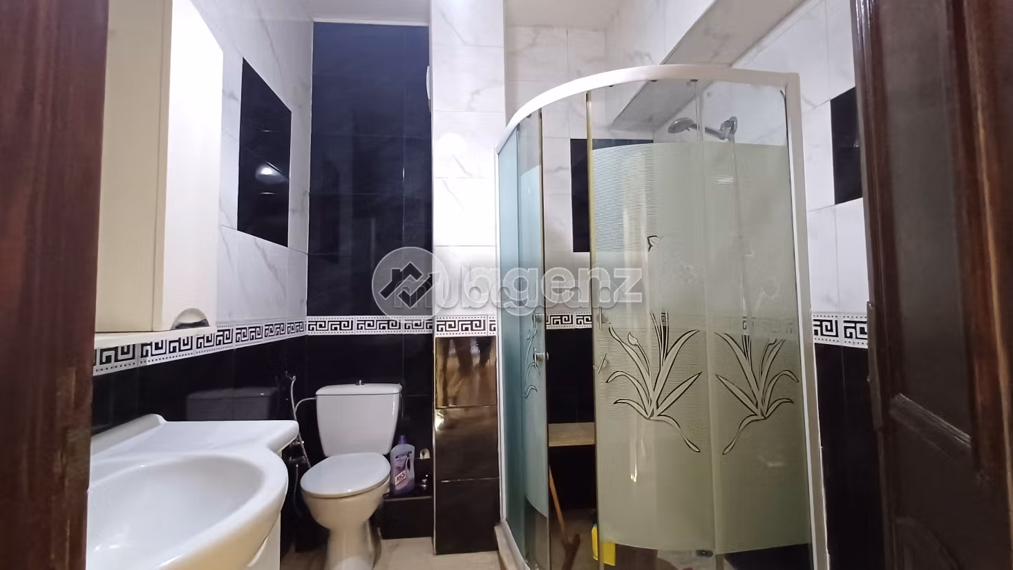 Piso en venta en Belvédère. Area 109 m². Parking y ascensor