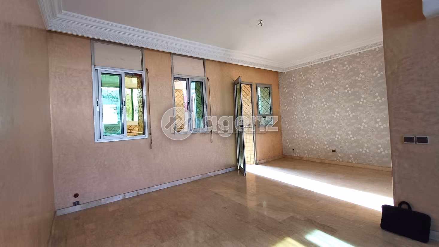 Piso en venta en Belvédère. Area 109 m². Parking y ascensor