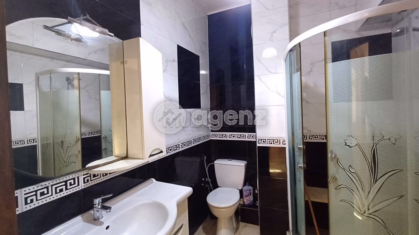 Piso en venta en Belvédère. Area 109 m². Parking y ascensor