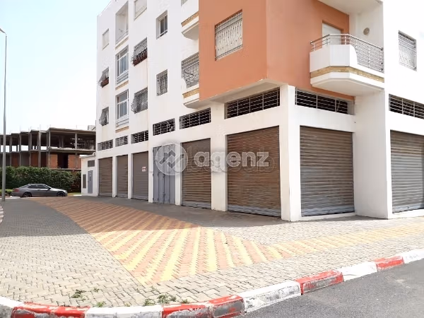 Offices & shops for sale. Area 31 m²