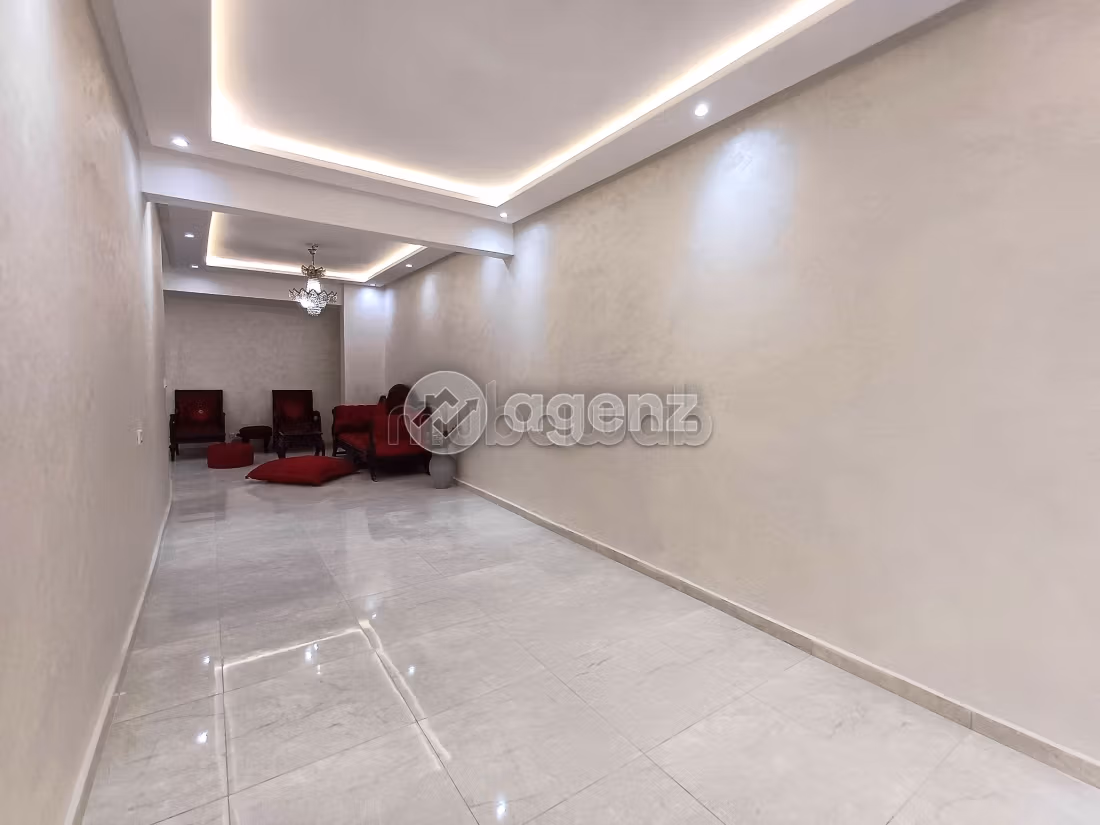 Fabulous apartment for sale in La Gironde. Area of 67 m². Well equipped kitchen