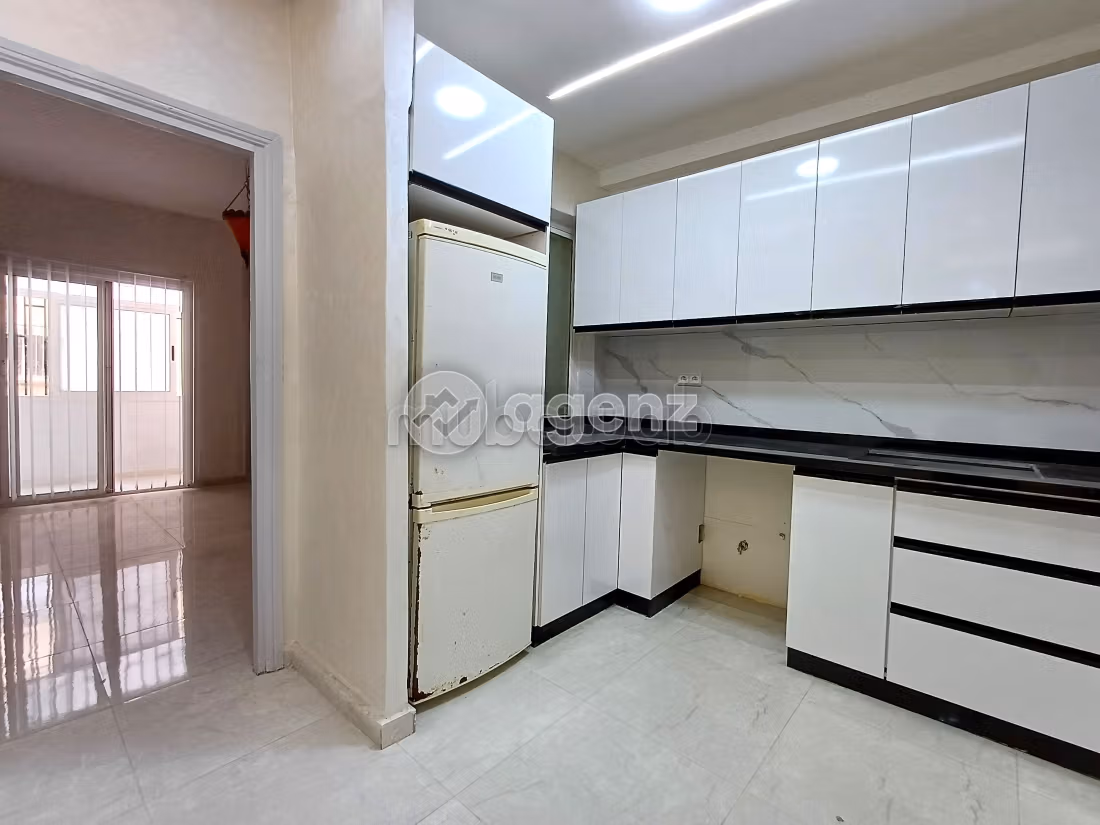 Fabulous apartment for sale in La Gironde. Area of 67 m². Well equipped kitchen
